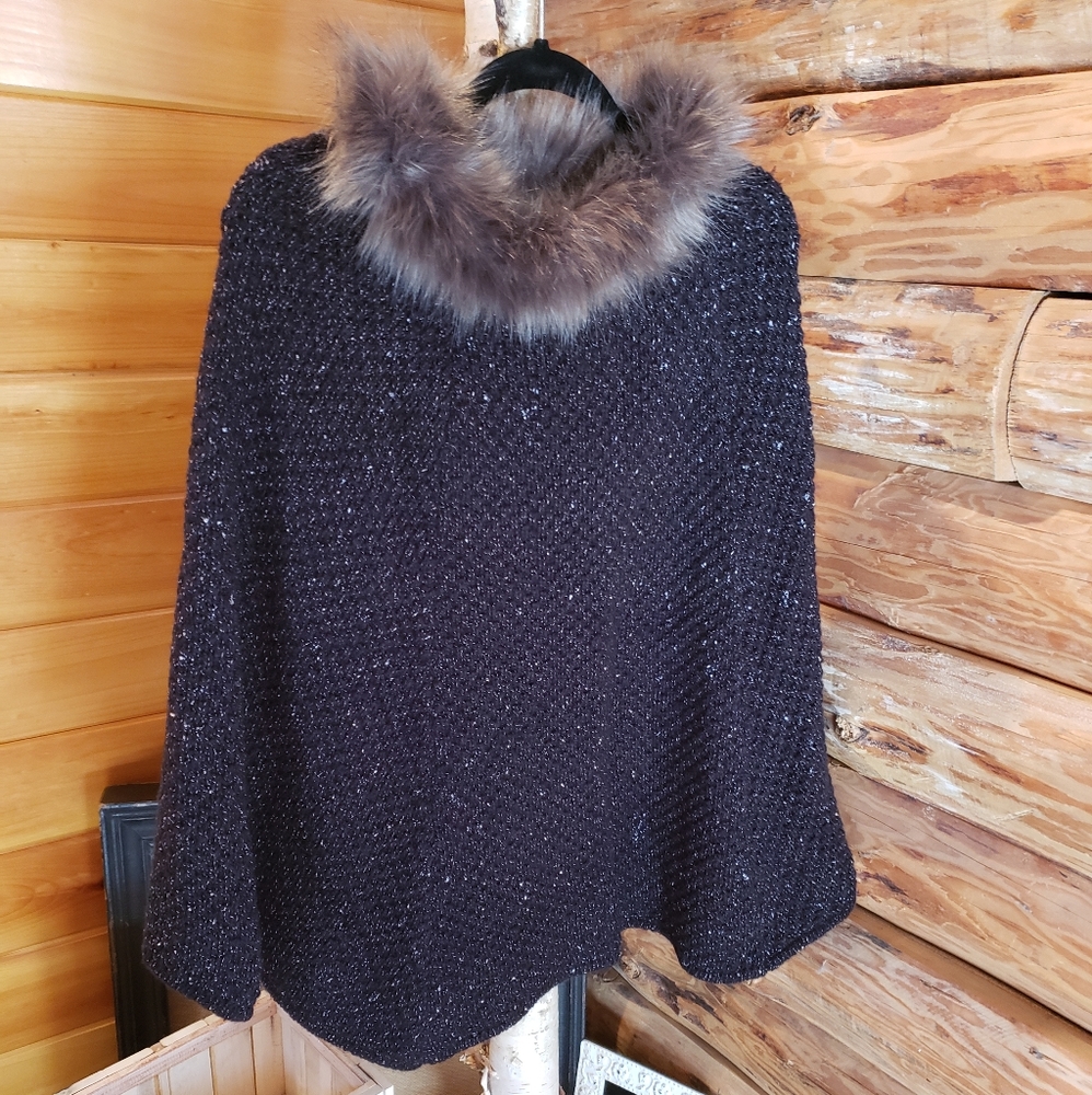 Knit poncho with faux fur